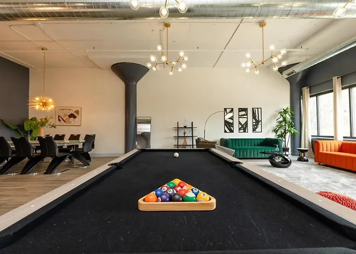 Massive Luxury 5br Loft Near Mccormick - 12 Guests *