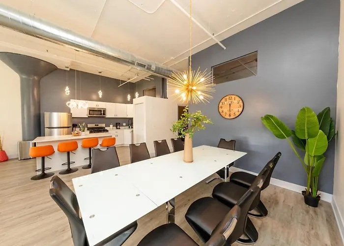 Massive Luxury 5br Loft Near Mccormick - 12 Guests * Chicago