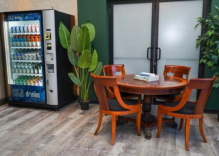Massive Luxury 5br Loft Near Mccormick - 12 Guests