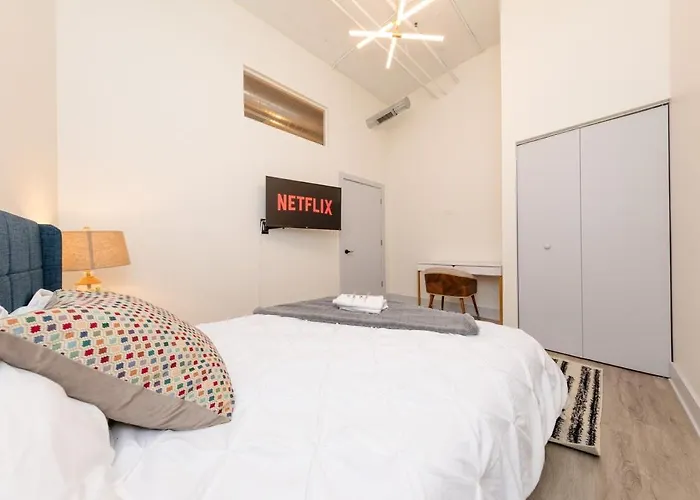 Massive Luxury 5br Loft Near Mccormick - 12 Guests Apartment *