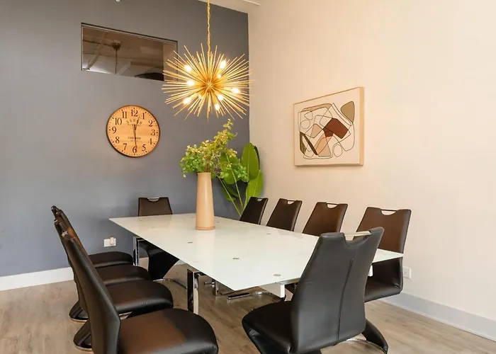 Apartment Massive Luxury 5br Loft Near Mccormick - 12 Guests