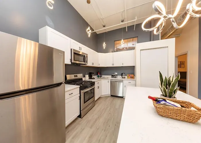 Massive Luxury 5br Loft Near Mccormick - 12 Guests Chicago