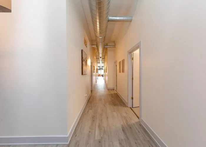 Massive Luxury 5br Loft Near Mccormick - 12 Guests Apartment