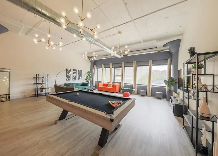 Massive Luxury 5br Loft Near Mccormick - 12 Guests