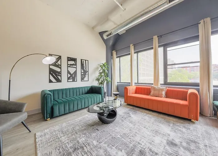 Apartment Massive Luxury 5br Loft Near Mccormick - 12 Guests *